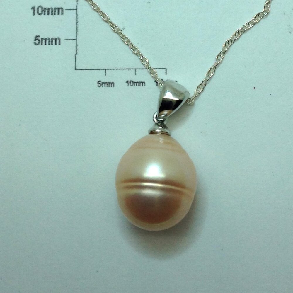 Honora Freshwater Cultured Pearl Silver Pendant and Chain.